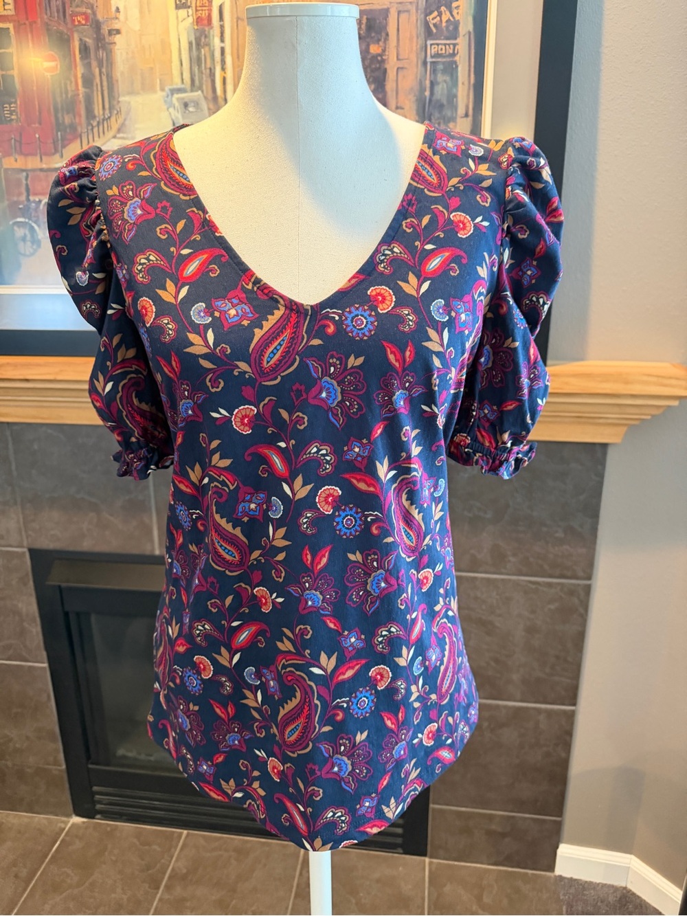 Women's Loft NWT Navy Floral Paisley V-Neck Puff Sleeve Top